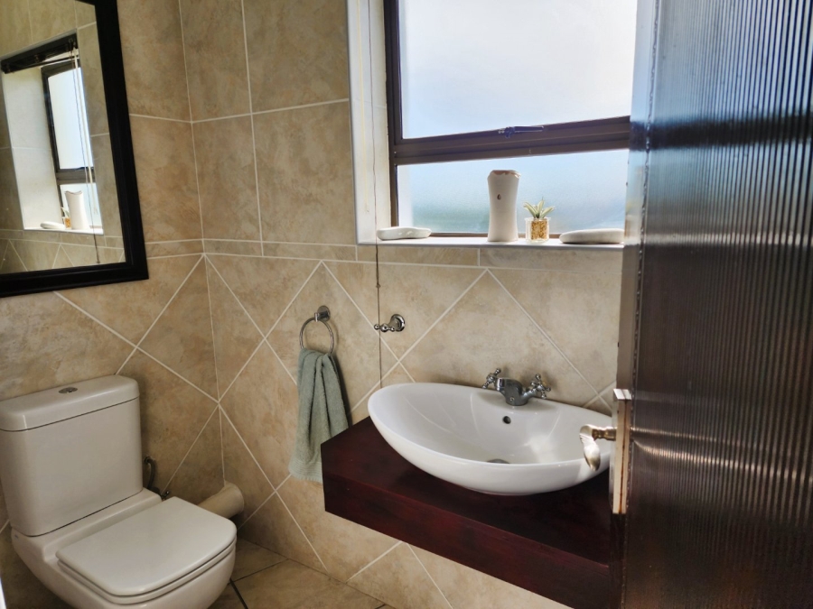 6 Bedroom Property for Sale in Kleinbaai Western Cape